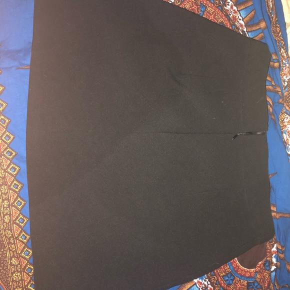 ZARA WOMEN BEAUTIFUL STUDDED MINI SKIRT SMALL - Picture 4 of 10